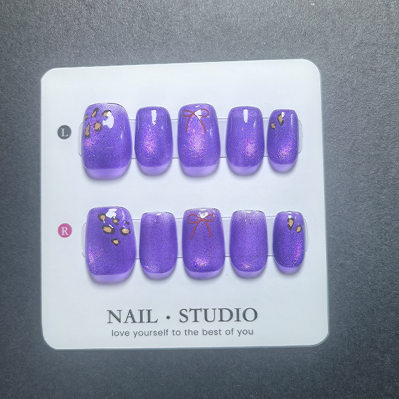 Cat Eye Press on Nails 10 stuk - Nail Art Cat Eye recensie en prijs